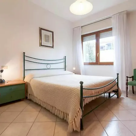With 2 Bedrooms In Muravera, With Furnished Balcony - 2 Km F *