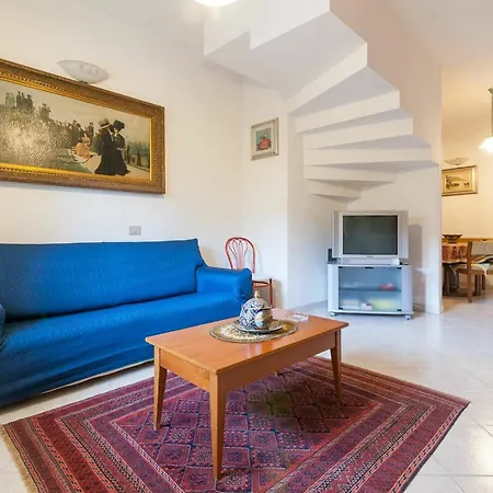 With 2 Bedrooms In Muravera, With Furnished Balcony - 2 Km F *